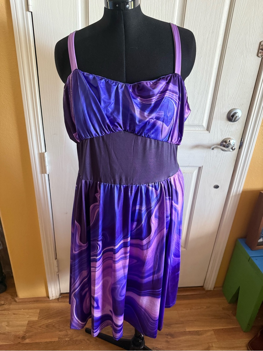 Purple Marble Print Sleeveless Midi Dress